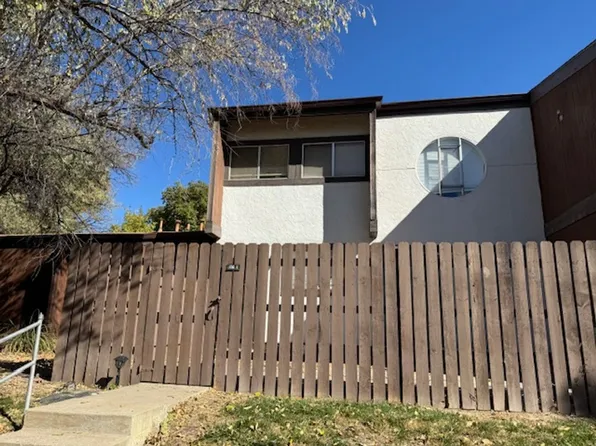 106 Scotland Rd, Pueblo, CO 81001