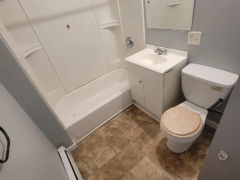 260 Pine St #3 — Photo 7