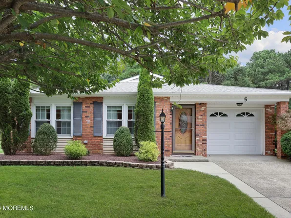 5 Meadowbrook Road, Brick, NJ 08723