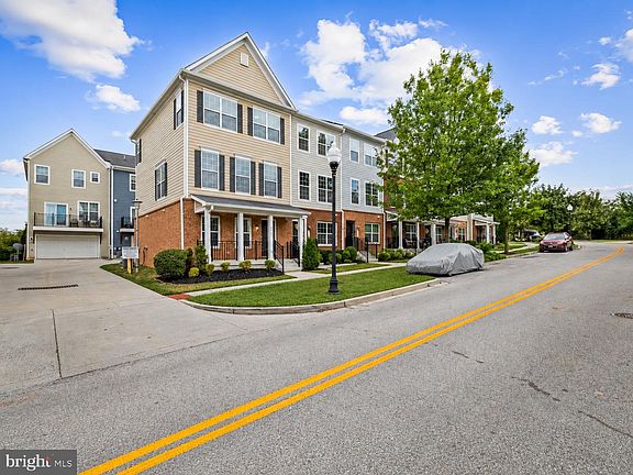 3rd image of 4521 Scarlet Oak Ln