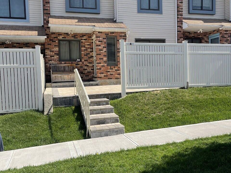 1st image of 224A Ashworth Ave