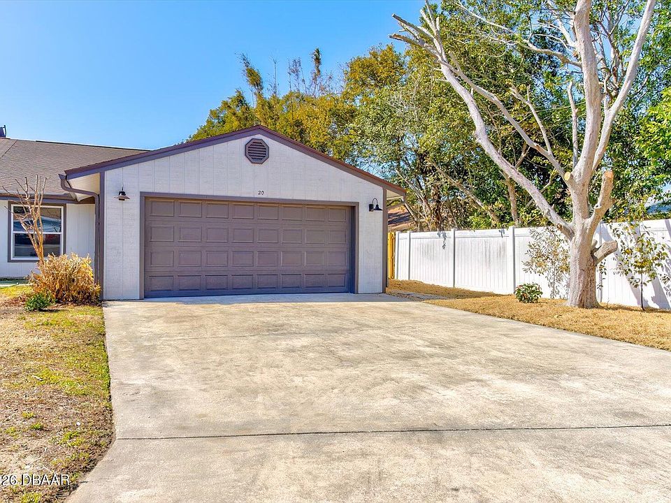 1st image of 20 Woodlands Cir
