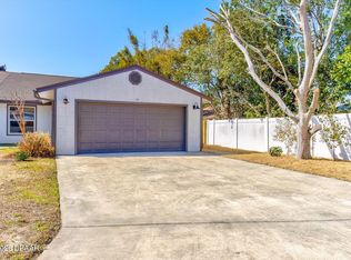 20 Woodlands Cir, Ormond Beach, FL 32174