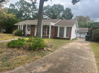 6813 Rowan Ln, Houston, TX 77074
