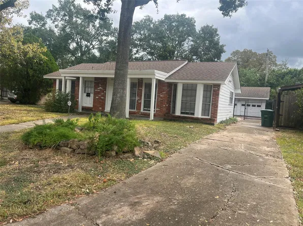 6813 Rowan Ln, Houston, TX 77074