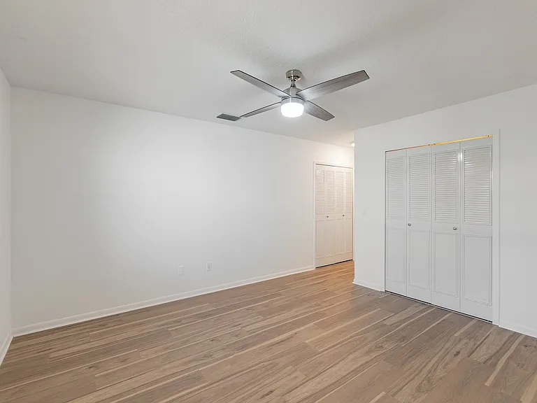 255 Paradise Blvd #11 — Photo 15