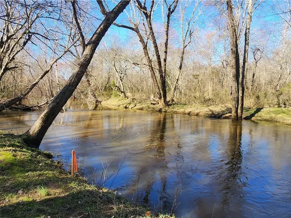 17517 Hewlett Rd, Beaverdam, VA 23015