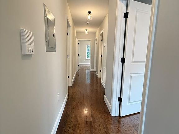 5th image of 40 Carteret St #1