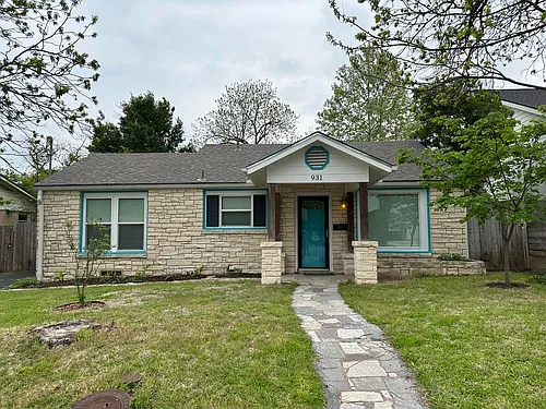 931 E 53rd 1/2 St Photo 1