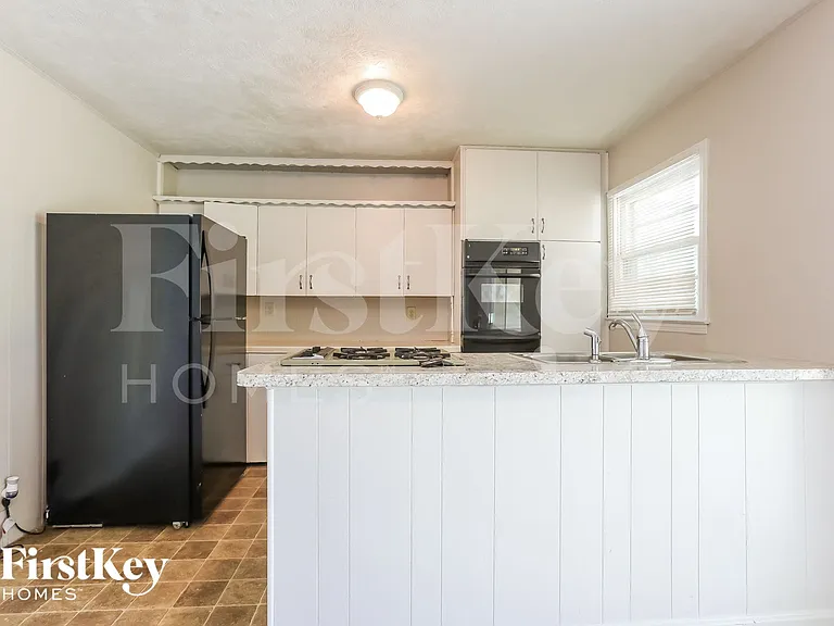 8405 E 47th St — Photo 6