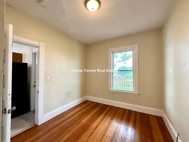692 Columbia Rd #3R — Photo 10