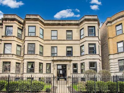 636 W Grace St #2W, Chicago, IL, 60613