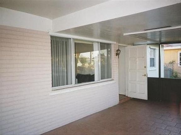 4th image of 350 NE 30th Ct