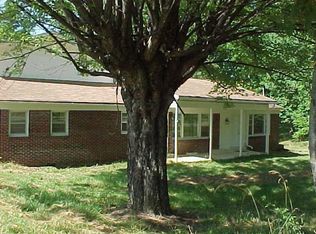 386 Grayson St, Sparta, NC 28675