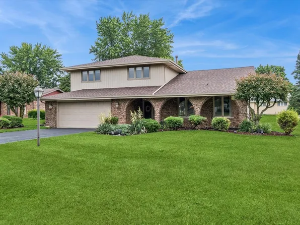 350 Essex Ln, New Lenox, IL 60451