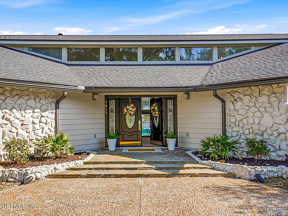 3rd image of 7911 HUNTERS GROVE Road