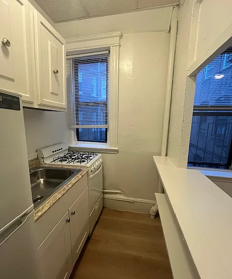 24 Phillips St #5 — Photo 3