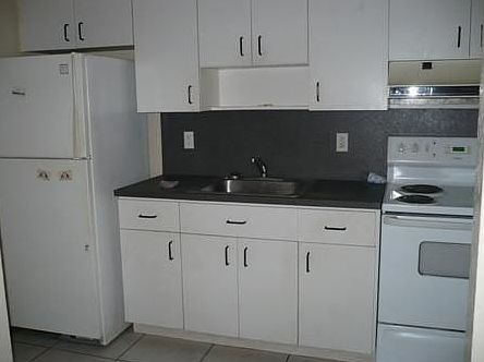 2nd image of 2880 SW 16th St