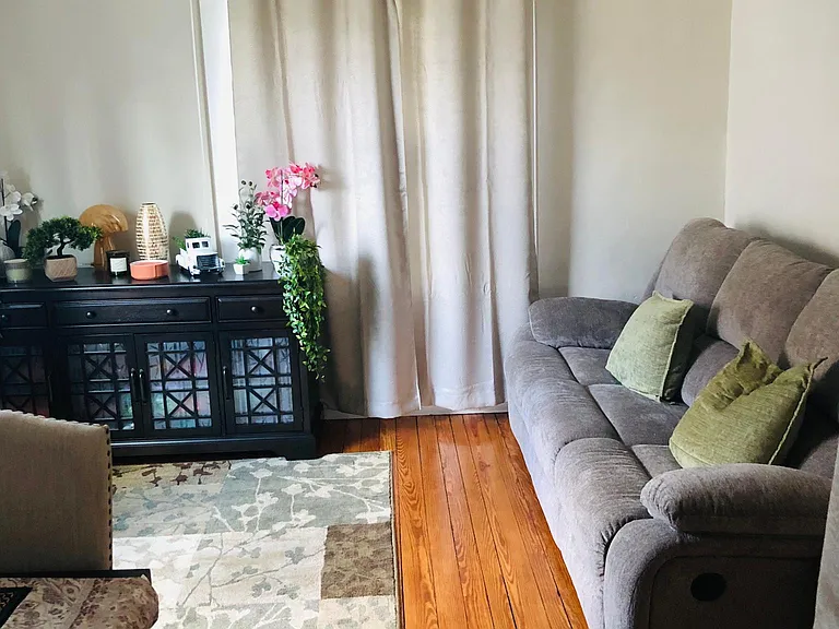 37 Phillips St #1 — Photo 1