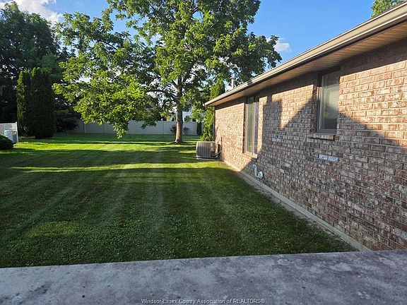 5th image of 9690 Menard St