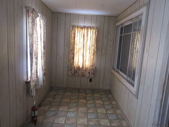 3rd image of 193 W Carroll St