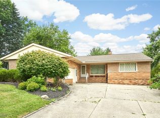 5552 Briarcliff Dr, Garfield Heights, OH 44125