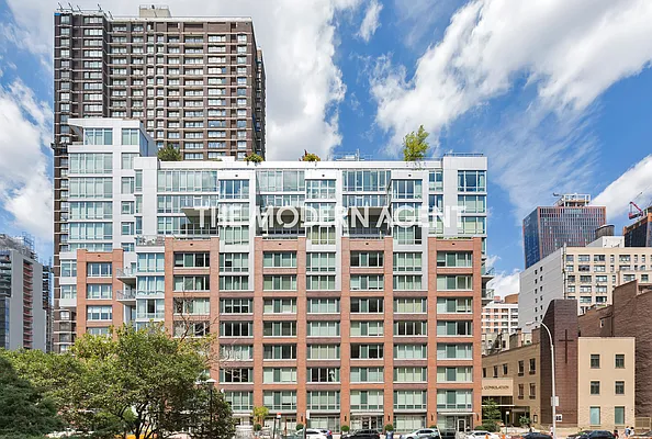 Rented by Level Group | media 27