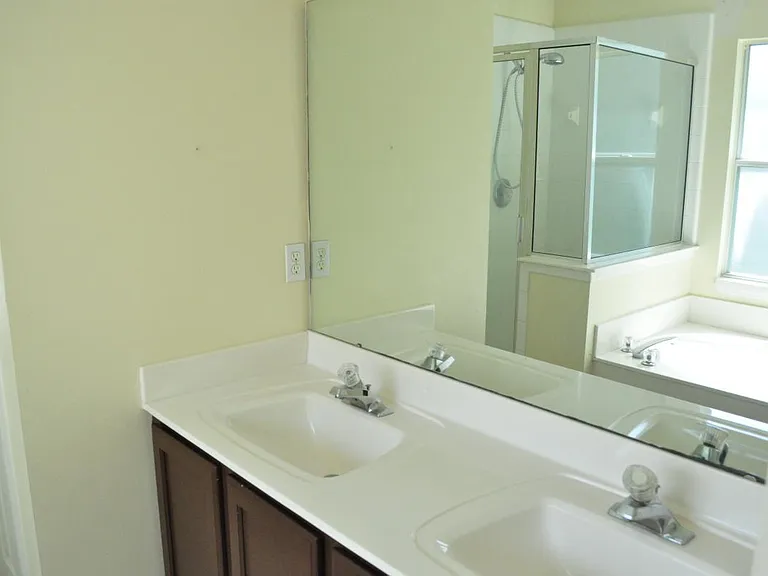 MasterBath view 2