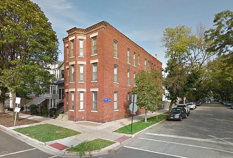 1134 W Barry Ave