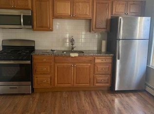 109 Myrtle St APT 7, Waltham, MA 02453