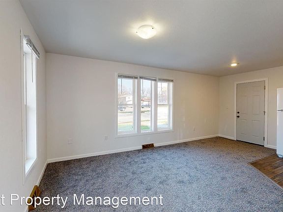 4th image of 820 6th St #11082127