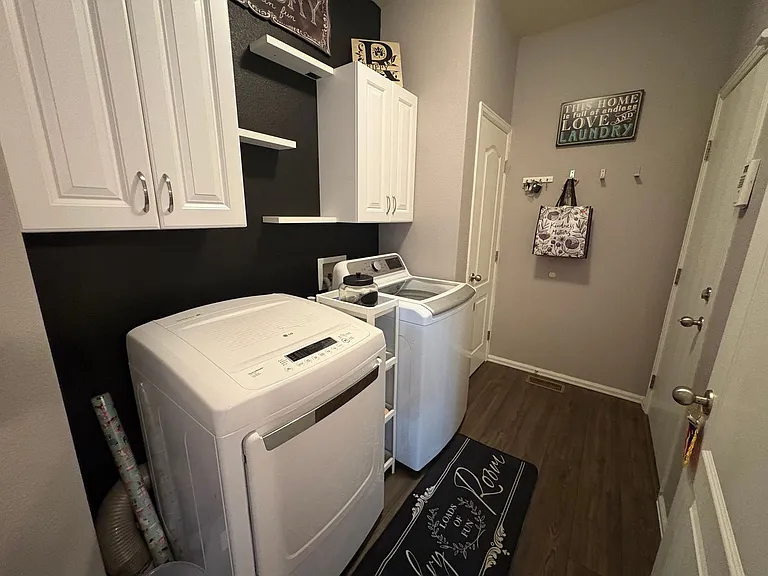 7961 Cairn Ct — Photo 8