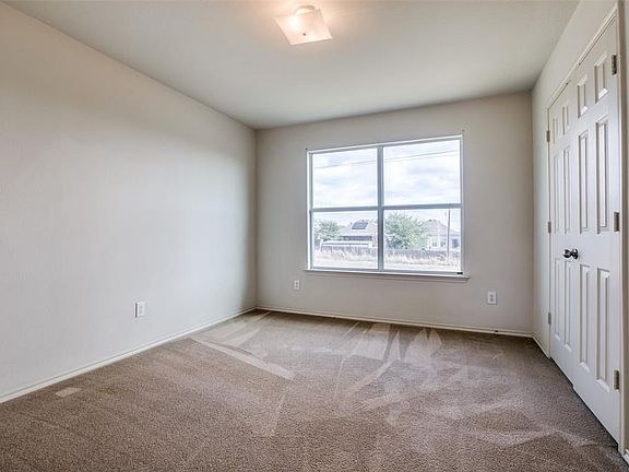 4th image of 6628 Shadow Creek Dr