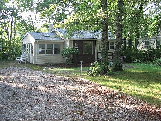 2nd image of 20 Earl Rd