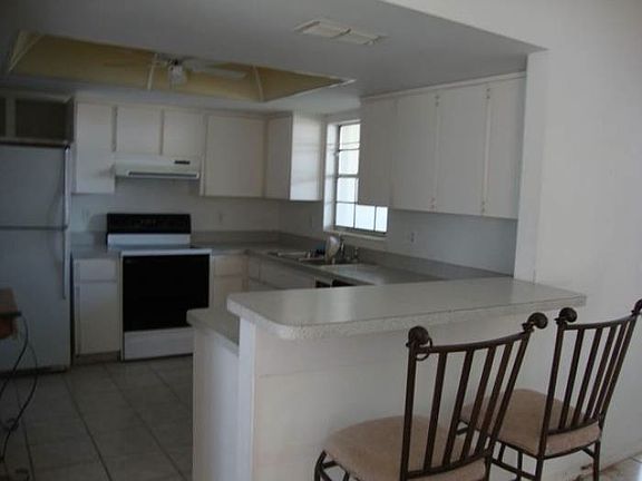 kitchen breakfast bar