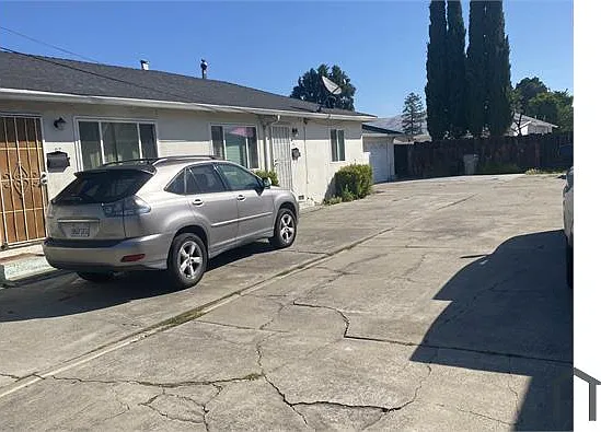 94 Eastwood Ct — Photo 7