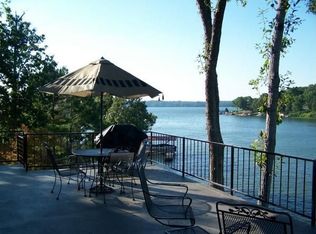 660 Eastlake Dr, Muscle Shoals, AL 35661