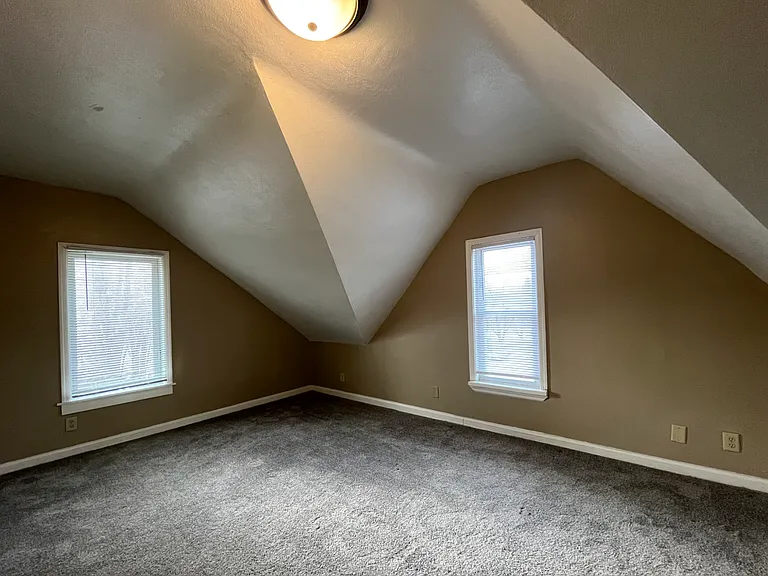 880 Wilson Avenue — Photo 14