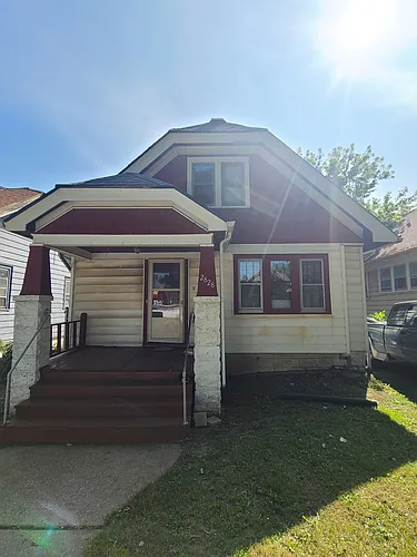 2828 N 59th St Photo 1