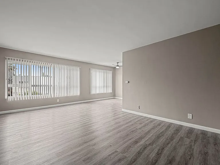 3845 Potomac Ave — Photo 14