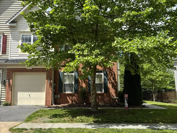 111 Carnoustie Ln, Stephens City, VA 22655