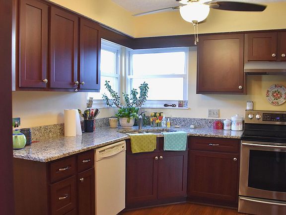 2nd image of 7432 Gardenview Pl