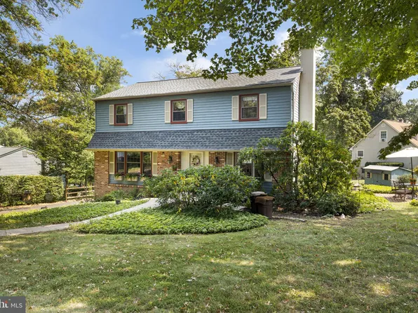 752 Ross Dr, Feasterville Trevose, PA 19053