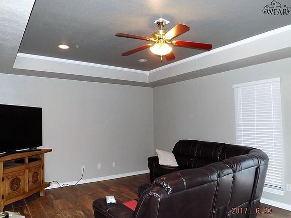 4th image of 104 Tumbleweed Ct