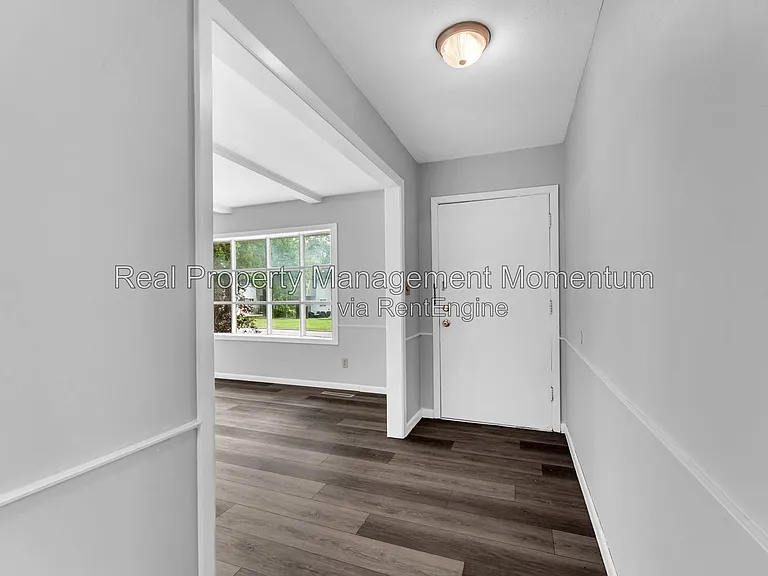 2105 S Barcliff Ave — Photo 4