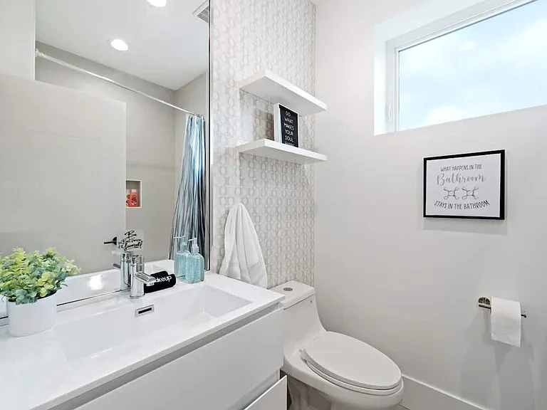 2110 W Washington Blvd #2 — Photo 15
