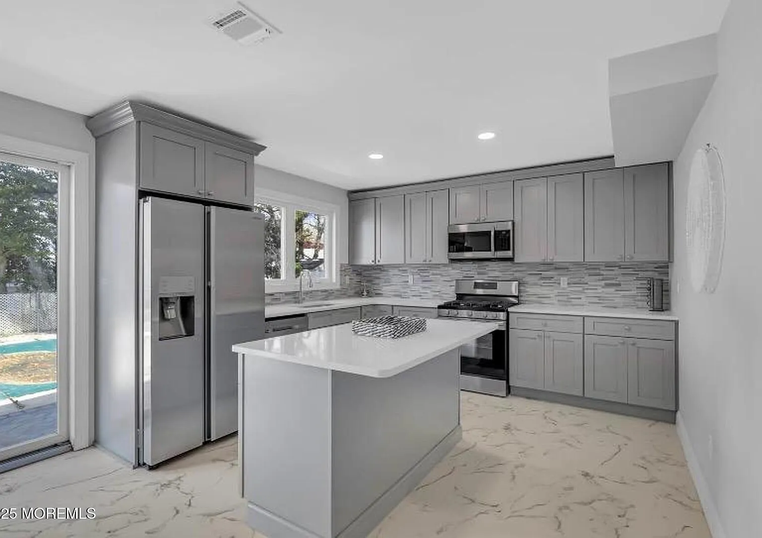 4 bed, 1800 sqft, $3,000 — Photo 1