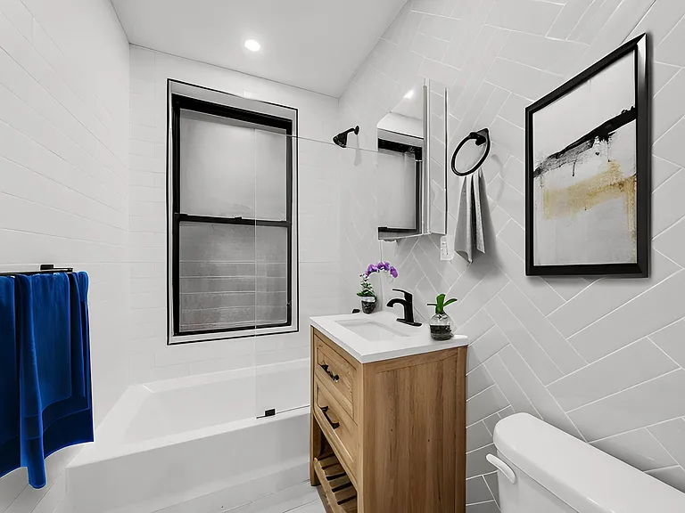 312 Manhattan Ave #4D — Photo 3