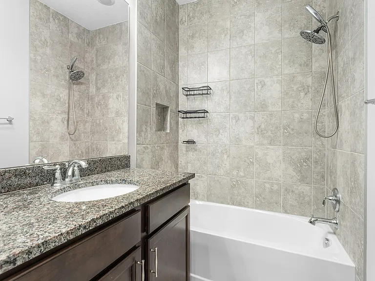 16474 Helix Ct — Photo 29
