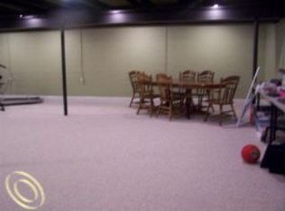 3413 Round Tree Dr, China, MI 48054